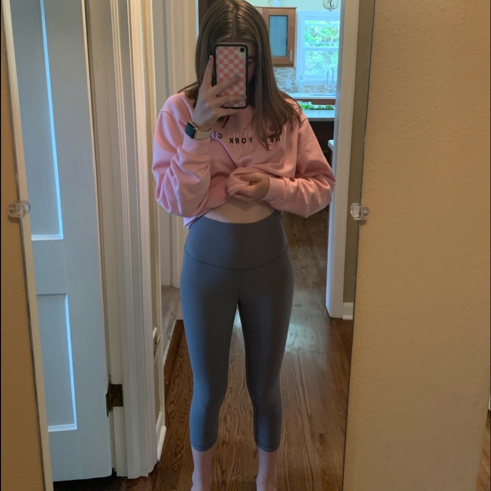 Lululemon gray align crop leggings!